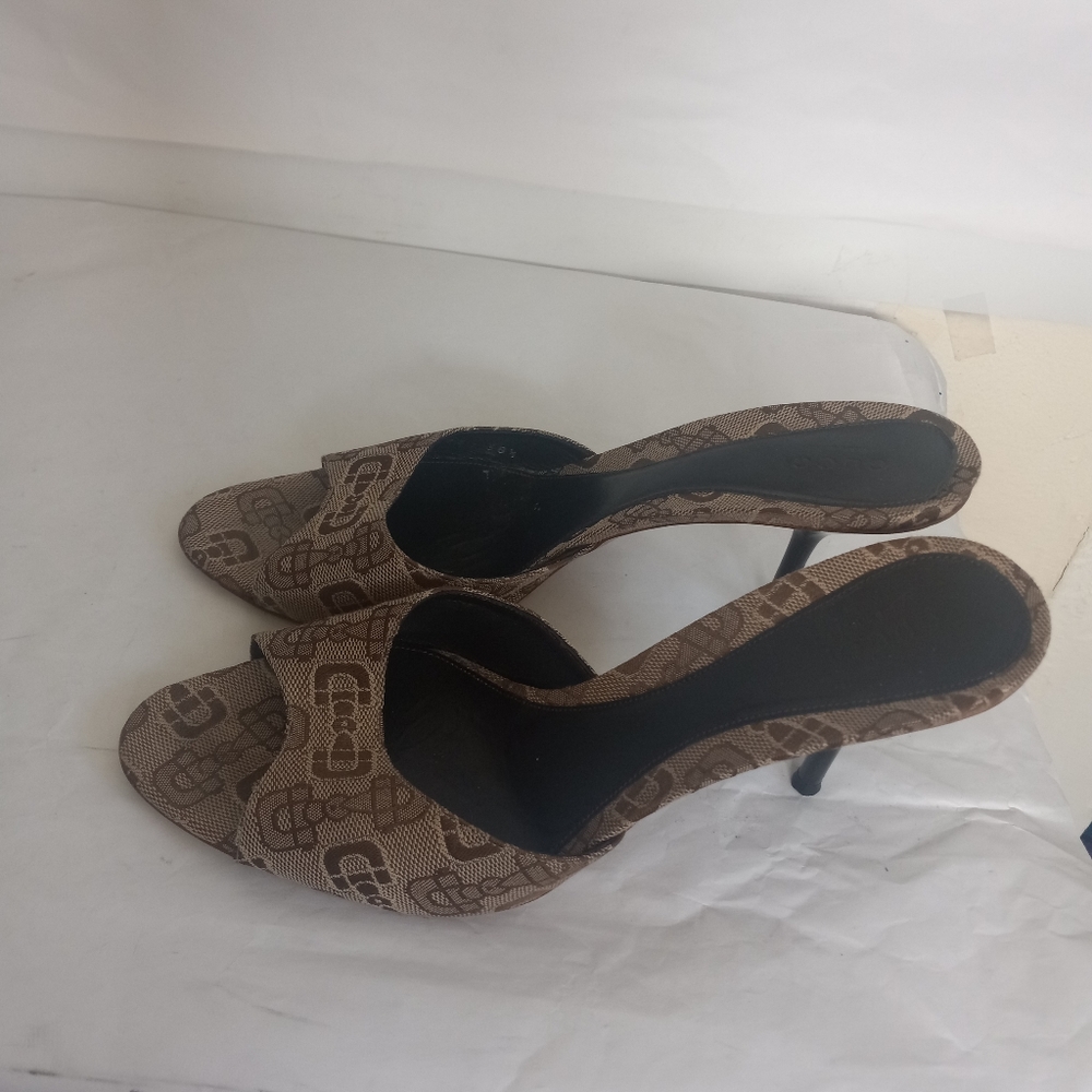 Gucci monogram chain heels size 38.5 - Picture 9 of 16